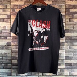 Vintage 05’ Hanes Large  The Clash Black Graphic T-Shirt